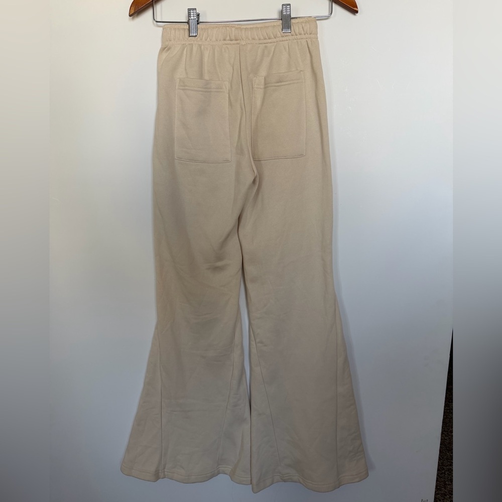 UO Alessia Flare Sweatpants - Picture 6 of 13